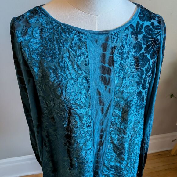 Chico's Zenergy Blue Top Velvet Burnout Tie Dye Boho Fairycore Grunge Size M - Picture 7 of 9